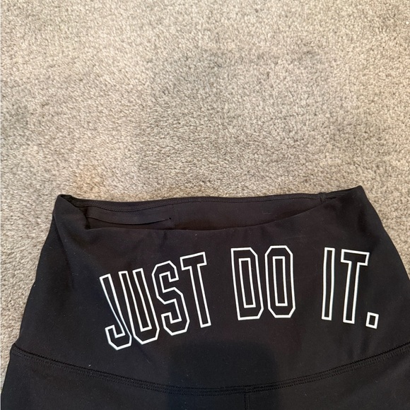 Women's Nike “Just Do It” Black Motivational Leggings w/ Mesh + hidden pocket! - Picture 8 of 11